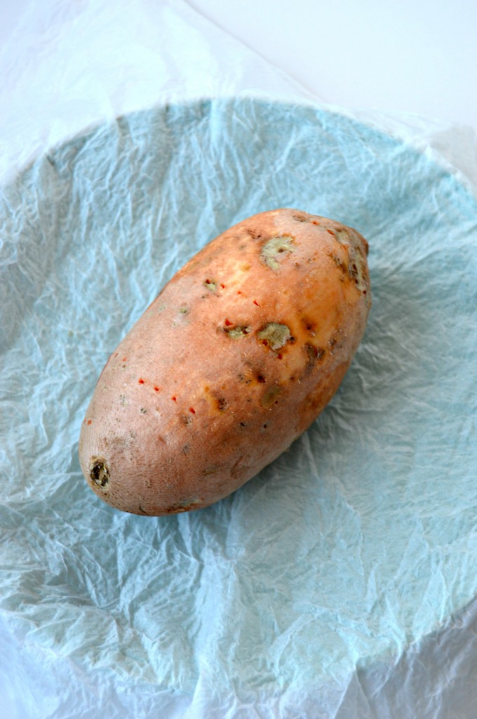 How to Make a Baked Sweet Potato in the Microwave | cleaneatingveggiegirl.com