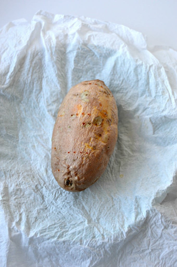 How to Make a Baked Sweet Potato in the Microwave | cleaneatingveggiegirl.com