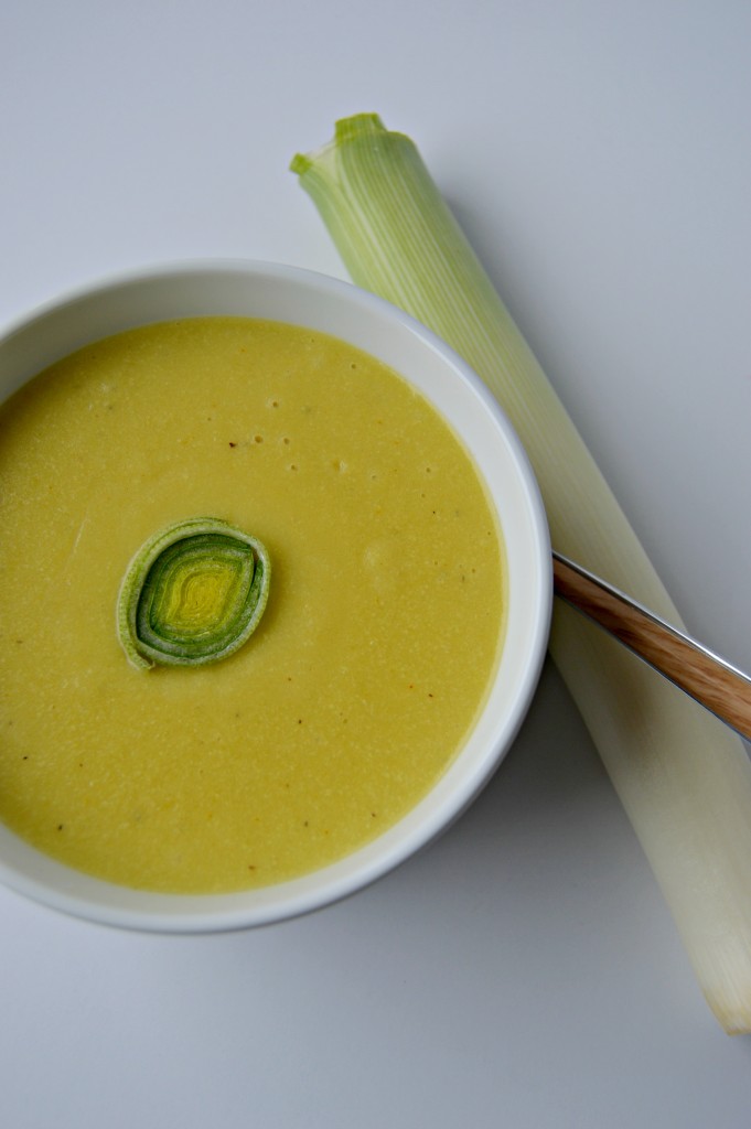 cheesy cashew leek potato soup 11