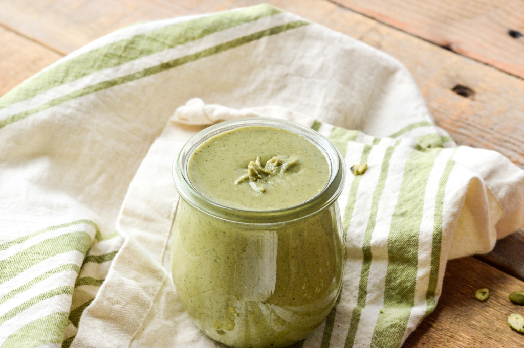 How to Make Homemade Pumpkin Seed Butter in the Vitamix {Paleo, Gluten-Free, Vegan, Nut-Free}| cleaneatingveggiegirl.com