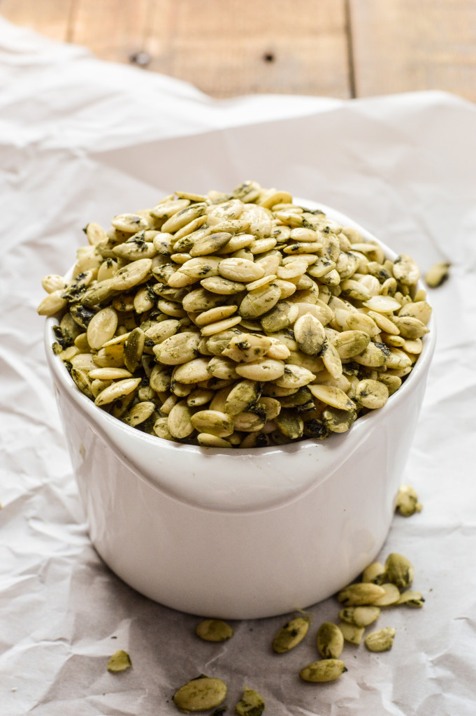 How to Make Homemade Pumpkin Seed Butter in the Vitamix {Paleo, Gluten-Free, Vegan, Nut-Free}| cleaneatingveggiegirl.com