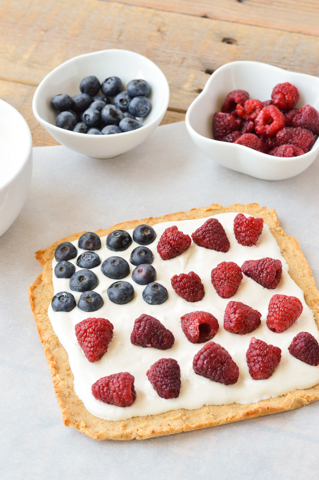 Paleo Fruit Pizza Bars are perfect for the 4th of July! {AIP, Gluten-Free, Grain-Free, Dairy-Free, Vegan, Nut-Free} | cleaneatingveggiegirl.com